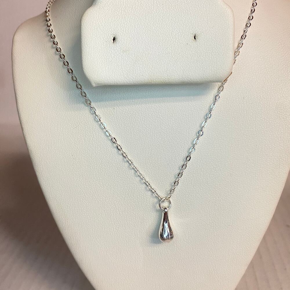 Women's 925 Silver Teardrop Pendant Fashion Necklace